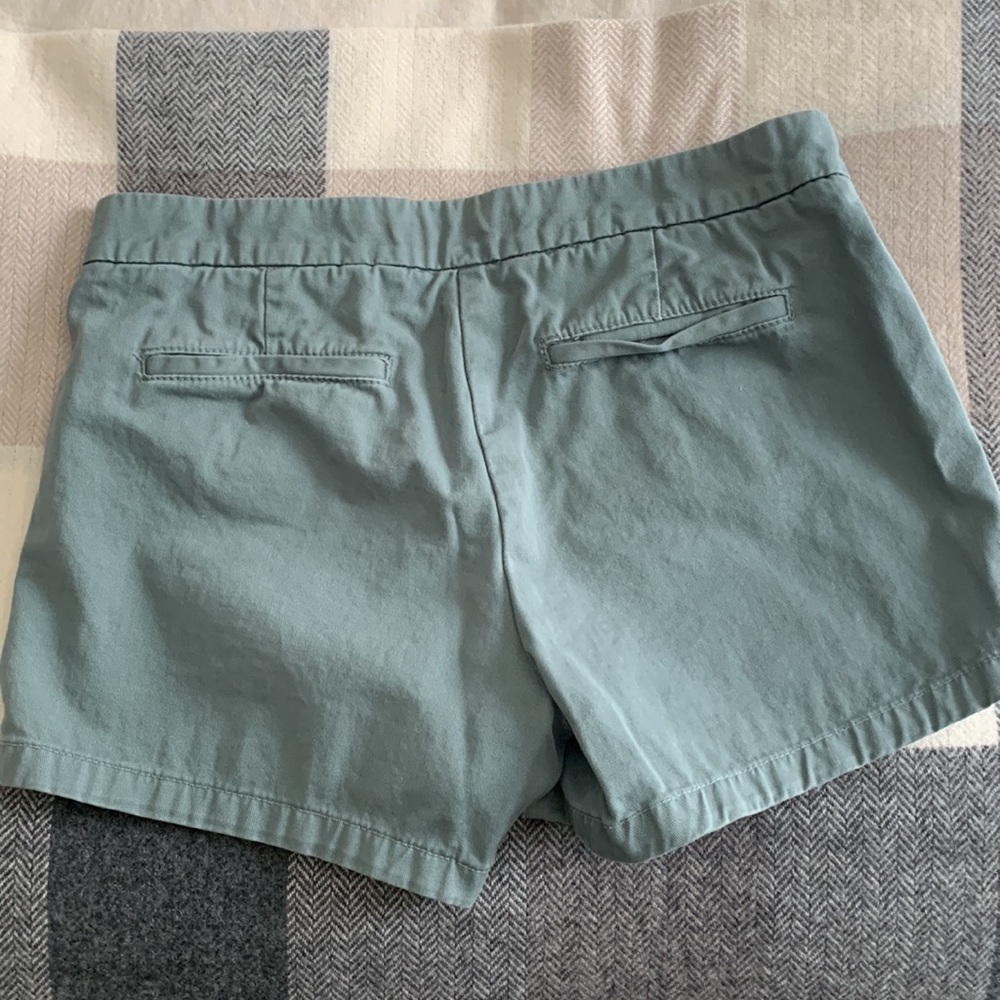 💚🩵JCREW Chino Broken Inn Button Front Shorts - Picture 4 of 6